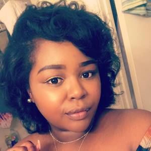 Meet your Posher, Latisha